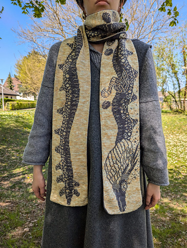 Dragon Skjerf - Katharina Kuntz