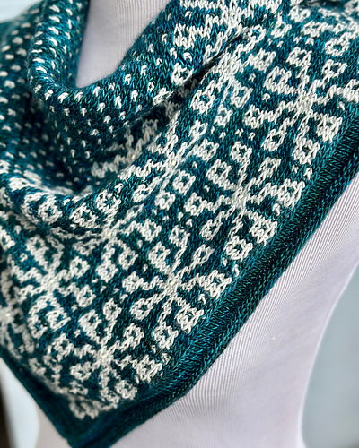 Ravelry: Timberline Cowl pattern by Kay Hopkins