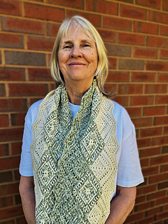 Ravelry: Diamond cowl pattern by Kaye Adolphson