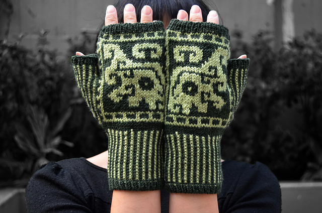 Taotie Fingerless Mitten