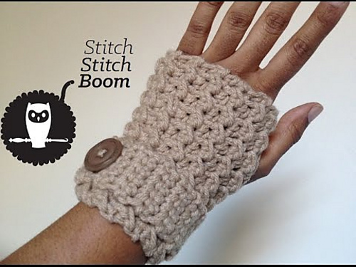 Moss stitch finger less gloves photo 2