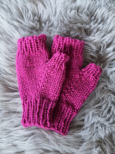 Cozy and lazy mitts 다른 모습 1