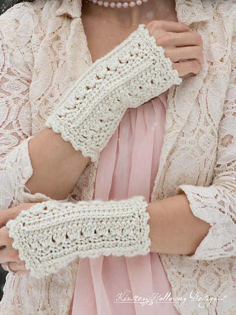 Ravelry: Primrose and Proper Fingerless Gloves pattern by Kirsten Holloway
