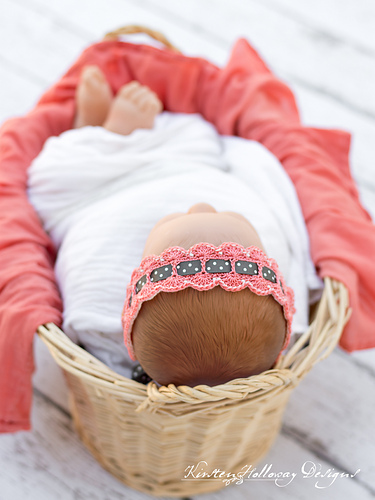 Scalloped Lace Baby Headband photo 1