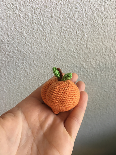Peach Emoji Amigurumi photo 2