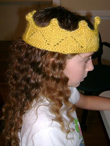 Elegant Knit Crown