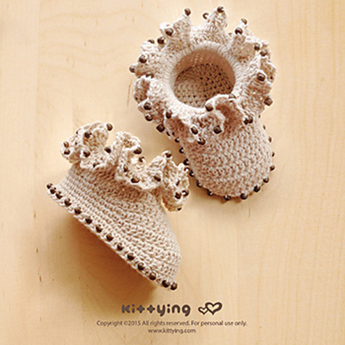 Ravelry: Ruffled Coral Baby Booties pattern by Kittying Ying