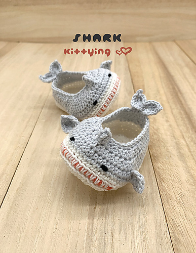 Ravelry: Shark Baby Booties pattern by Kittying Ying