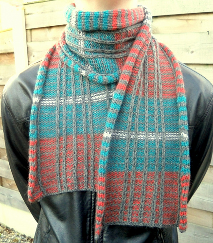 Ravelry: Reversible Striped Scarf pattern by Crafty Sprite