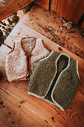 Gepard Teddy dear, light beige & beige mit Brisa als Umrandung. Olive grün Teddy dear mit Regina Lang Yarns Umrandung