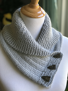 Ravelry: Shawl Collared Cowl pattern by Alana Dakos