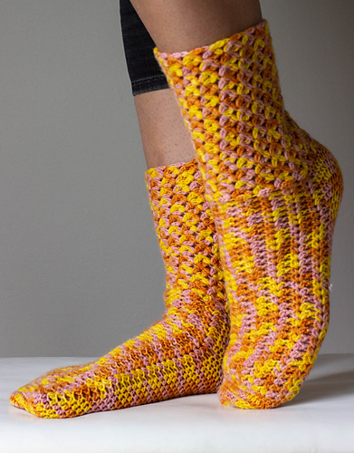 Magic Socks Pattern Ravelry: Magic Socks pattern by Lilia Vanini