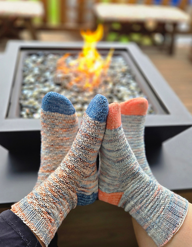 Canoodling Socks
