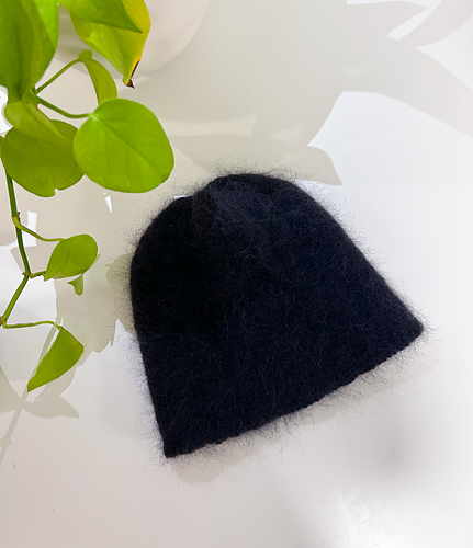 Ravelry: Fuzzy Hat Pattern pattern by Sophie mohr