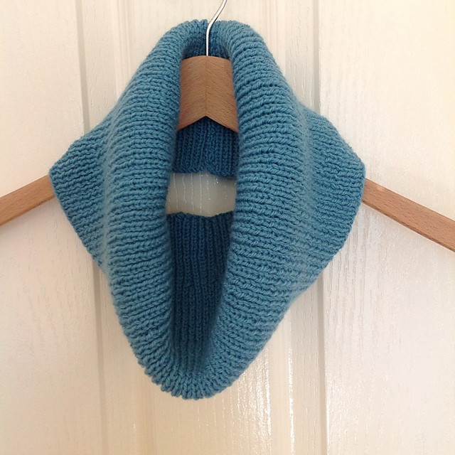 Ravelry Cowl Collar pattern by Patons UK