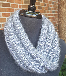 Photo of the neck noodle pattern made with Jade Sapphire Peeeps yarn © GarenHuis Yarn Studio