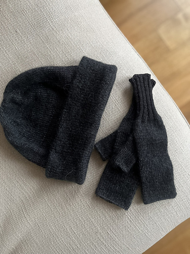 Chiro fingerless mittens photo 5