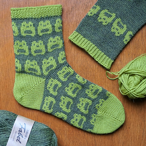 Frog Pond Socks