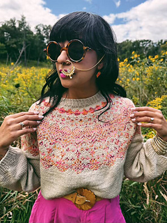 Reshma is wearing a size 1 in Hello Lavender yarn