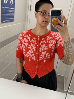 Johanna is wearing a size 2 cardigan she modified.