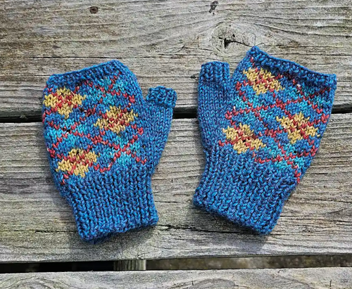 Argyle Fingerless Mitts (Worsted Weight)