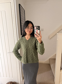 Size: 1
Yarn: drops alpaca silk + flora
