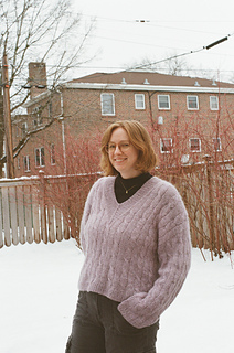 Size: 4
Yarn: KFO merino + silk mohair
Col: artichoke purple + unicorn purple