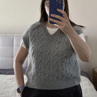 size: 5
yarn: Louie & Lola Merino Possum Fingering + Isager Silk Mohair