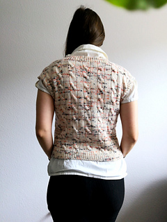 size: 2
yarn: Westerwälder Wollschmiede Merino Baby Sport and Schoeller+Stahl Wollfrauen
