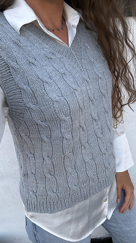 size: 4
yarn: Drops Daisy