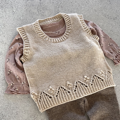 Flower knitted vest
