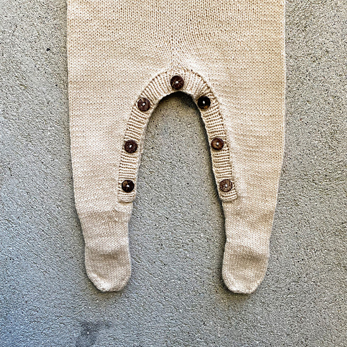 Ravelry: Olive's Onesie pattern by Pernille Larsen