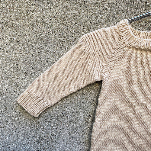 Ravelry: Olive's Onesie pattern by Pernille Larsen