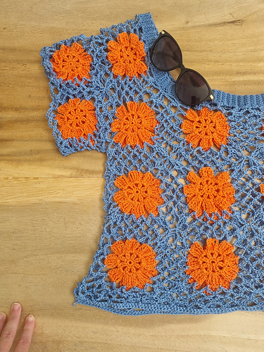 Blomster og Hav Top - Lace & Crochet