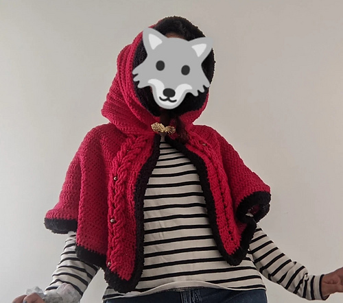 Hooded Cabled Cape photo 12