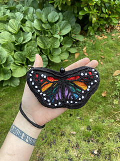 Photo from tester Miriam @MamasiCrochet (IG)
Yarn: LindeHobby cotton 8/4
Hook: 2 mm
Purse size: 14 x 8 x 2 cm (5.5 x 3.1 x 0.8 in)