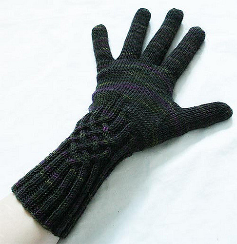 Knotty Gloves