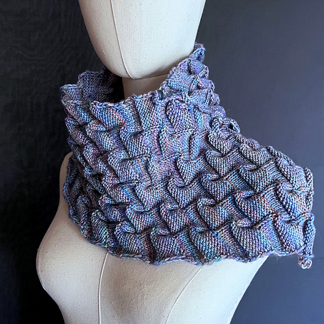 Crest of the Wave Cowl