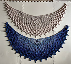 Size color compare between Samples. This one Blues is very slightly larger - Hat box has a higher twist so is springier.