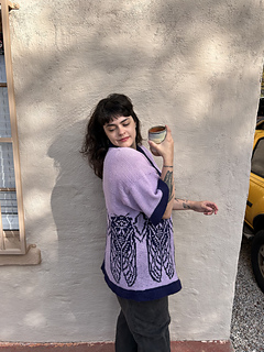 crew neck and boxy sleeves, size 3, no gussets