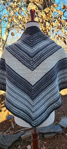 Knit by Ravelry user LeihaKnits in Bare Naked Wools