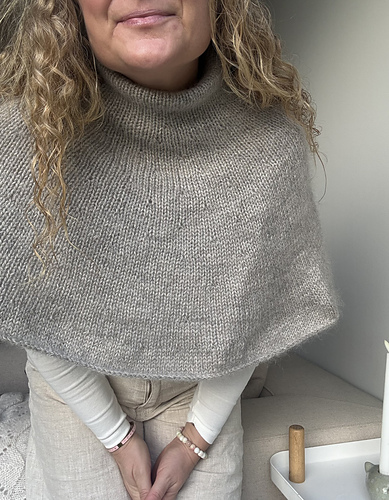 Molly Poncho 다른 모습 2