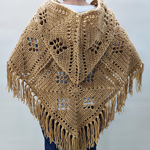 Flowertastic Poncho photo 3