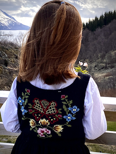 Gudbrandsdalen Festdrakt - Lill C. Schei