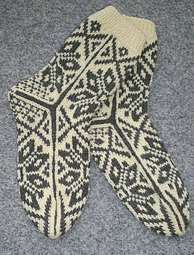 Russesokker i Selbumønster - byLilleBlaaFlickr