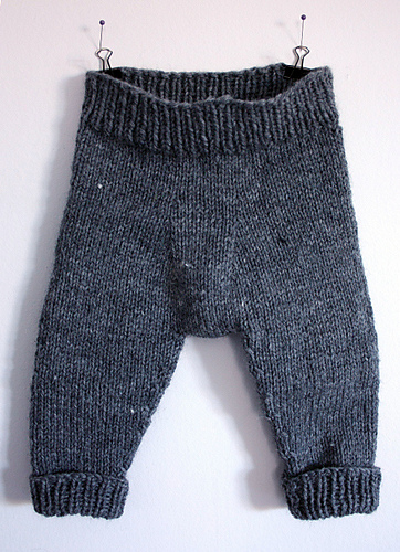 Knitted pants for babies photo 1