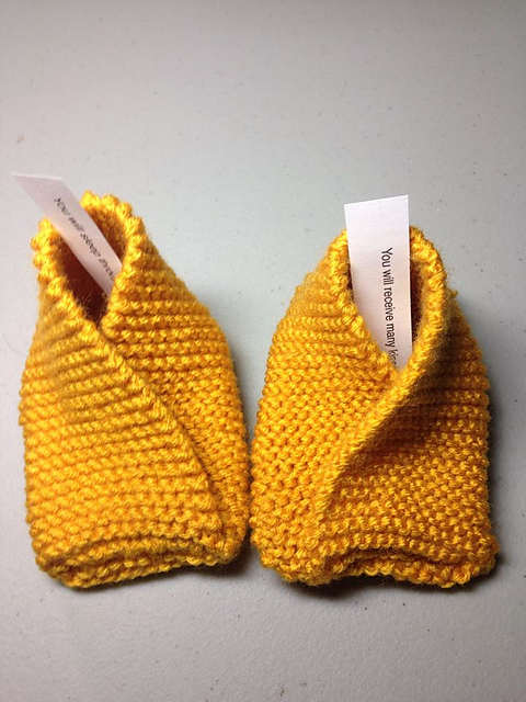 Ravelry: Lindalka's Fortune Cookie Booties