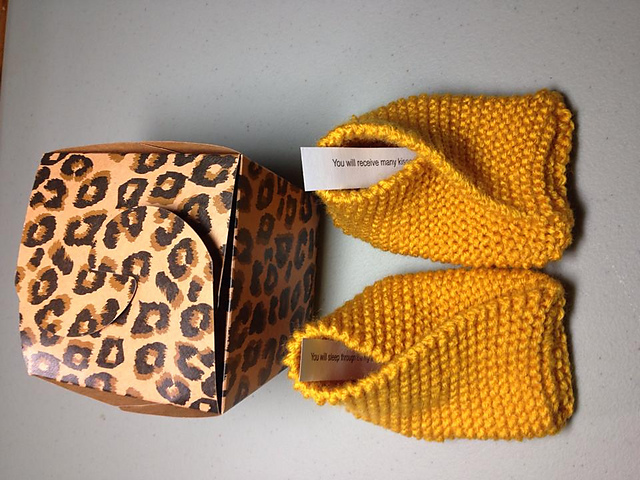 Ravelry: Lindalka's Fortune Cookie Booties