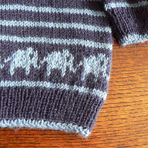 Two-ball baby cardigan photo 3