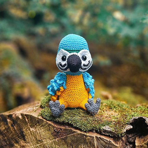 Chutney the Blue and Gold Macaw